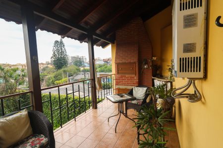 Casa à venda com 287m², 3 quartos e 4 vagas Casa à venda com 287m², 3 quartos e 4 vagasVaranda