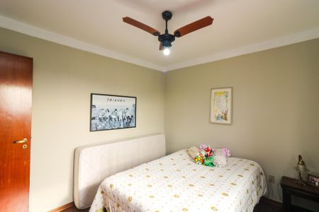 Casa à venda com 287m², 3 quartos e 4 vagas Casa à venda com 287m², 3 quartos e 4 vagasQuarto 2