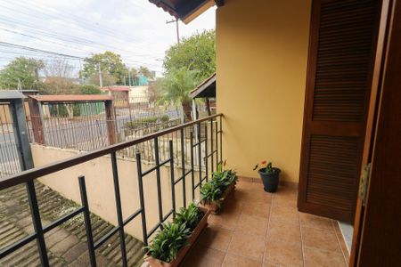 Casa à venda com 287m², 3 quartos e 4 vagas Casa à venda com 287m², 3 quartos e 4 vagasSacada da Sala