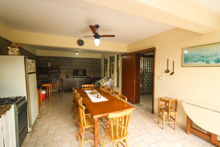 Casa à venda com 287m², 3 quartos e 4 vagas Casa à venda com 287m², 3 quartos e 4 vagasÁrea Externa