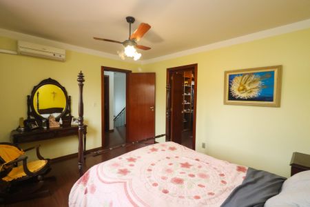 Casa à venda com 287m², 3 quartos e 4 vagas Casa à venda com 287m², 3 quartos e 4 vagasSuíte
