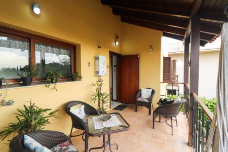 Casa à venda com 287m², 3 quartos e 4 vagas Casa à venda com 287m², 3 quartos e 4 vagasVaranda