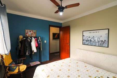 Casa à venda com 287m², 3 quartos e 4 vagas Casa à venda com 287m², 3 quartos e 4 vagasQuarto 2