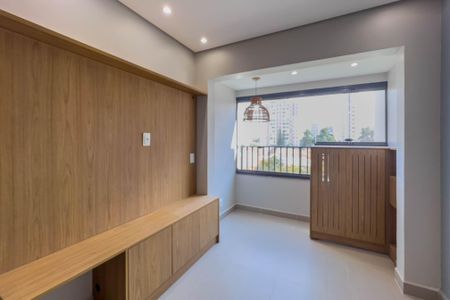 Sala e cozinha de apartamento à venda com 1 quarto, 30m² em Vila Mariana, São Paulo