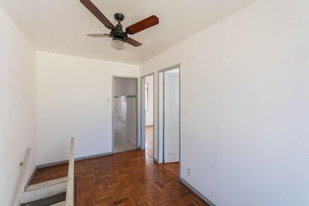Casa à venda com 60m², 2 quartos e sem vaga Casa à venda com 60m², 2 quartos e sem vagaSala