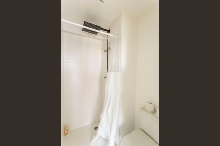 Banheiro de kitnet/studio à venda com 1 quarto, 20m² em Indianópolis, São Paulo