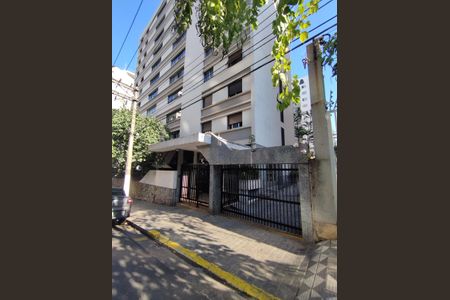Apartamento à venda com 174m², 3 quartos e 2 vagas Apartamento à venda com 174m², 3 quartos e 2 vagasFachada e portaria