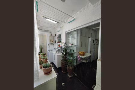 Apartamento à venda com 174m², 3 quartos e 2 vagas Apartamento à venda com 174m², 3 quartos e 2 vagasÁrea de Serviço