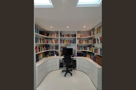 Apartamento à venda com 174m², 3 quartos e 2 vagas Apartamento à venda com 174m², 3 quartos e 2 vagasSala de Leitura