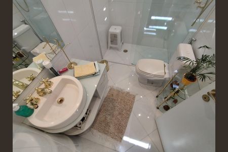 Apartamento à venda com 174m², 3 quartos e 2 vagas Apartamento à venda com 174m², 3 quartos e 2 vagasBanheiro da Suíte 1