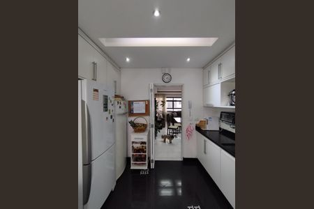 Apartamento à venda com 174m², 3 quartos e 2 vagas Apartamento à venda com 174m², 3 quartos e 2 vagasCozinha