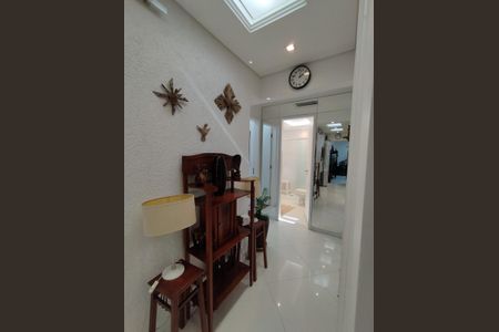 Apartamento à venda com 174m², 3 quartos e 2 vagas Apartamento à venda com 174m², 3 quartos e 2 vagasCorredor