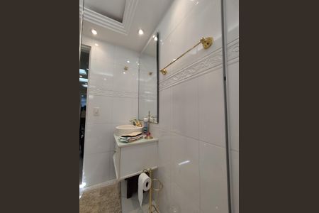 Apartamento à venda com 174m², 3 quartos e 2 vagas Apartamento à venda com 174m², 3 quartos e 2 vagasBanheiro da Suíte 1