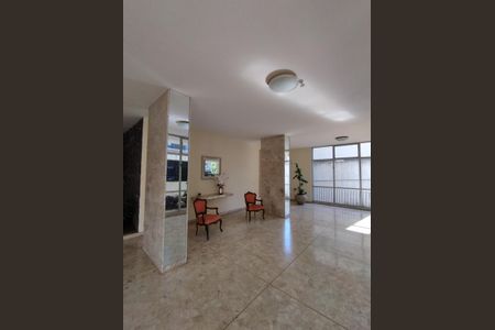 Apartamento à venda com 174m², 3 quartos e 2 vagas Apartamento à venda com 174m², 3 quartos e 2 vagasHall de entrada
