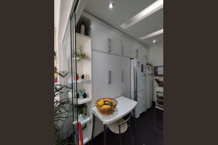 Apartamento à venda com 174m², 3 quartos e 2 vagas Apartamento à venda com 174m², 3 quartos e 2 vagasCozinha