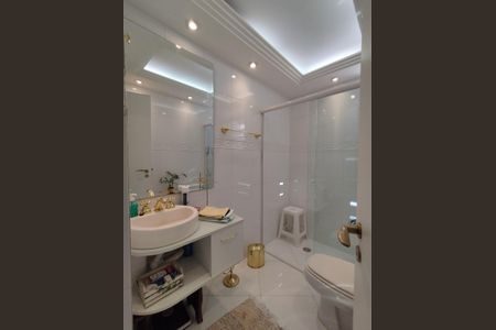 Apartamento à venda com 174m², 3 quartos e 2 vagas Apartamento à venda com 174m², 3 quartos e 2 vagasBanheiro da Suíte 1