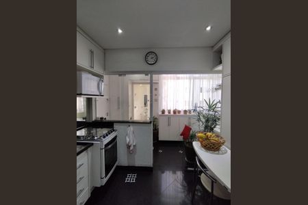 Apartamento à venda com 174m², 3 quartos e 2 vagas Apartamento à venda com 174m², 3 quartos e 2 vagasCozinha