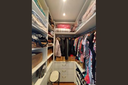 Apartamento à venda com 174m², 3 quartos e 2 vagas Apartamento à venda com 174m², 3 quartos e 2 vagasCloset da suíte 1