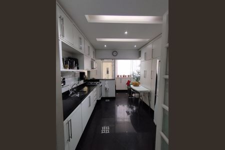 Apartamento à venda com 174m², 3 quartos e 2 vagas Apartamento à venda com 174m², 3 quartos e 2 vagasCozinha