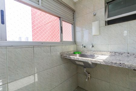 Apartamento para alugar com 60m², 3 quartos e 1 vagaÁrea de Serviço