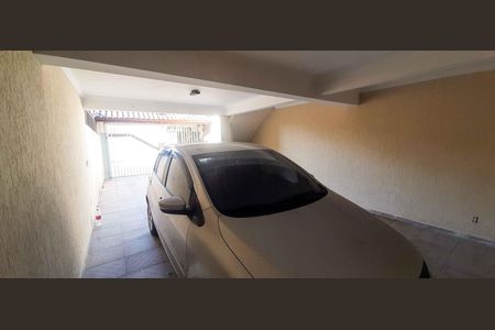 Casa à venda com 196m², 3 quartos e 3 vagas Casa à venda com 196m², 3 quartos e 3 vagasGaragem