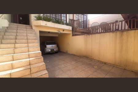 Casa à venda com 196m², 3 quartos e 3 vagas Casa à venda com 196m², 3 quartos e 3 vagasGaragem