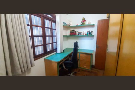 Casa à venda com 196m², 3 quartos e 3 vagas Casa à venda com 196m², 3 quartos e 3 vagasQuarto 2