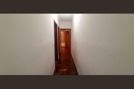 Casa à venda com 196m², 3 quartos e 3 vagas Casa à venda com 196m², 3 quartos e 3 vagasCorredor