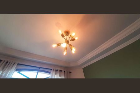 Casa à venda com 196m², 3 quartos e 3 vagas Casa à venda com 196m², 3 quartos e 3 vagasSala