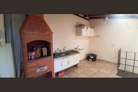 Casa à venda com 196m², 3 quartos e 3 vagas Casa à venda com 196m², 3 quartos e 3 vagasEspaço Gourmet