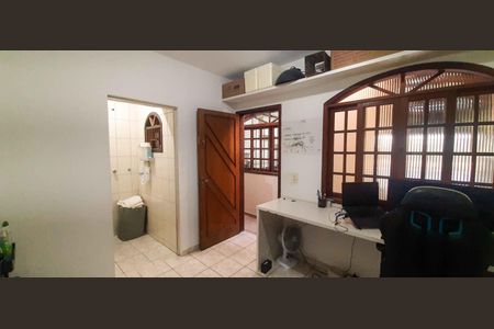 Casa à venda com 196m², 3 quartos e 3 vagas Casa à venda com 196m², 3 quartos e 3 vagasEdícula / Home Office