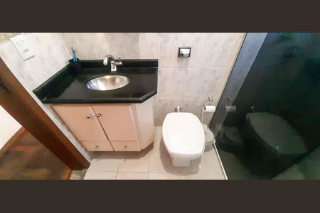 Casa à venda com 196m², 3 quartos e 3 vagas Casa à venda com 196m², 3 quartos e 3 vagasBanheiro da Suíte