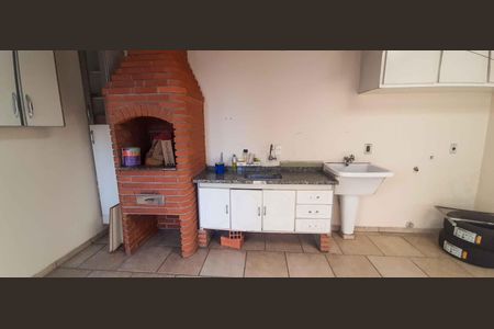 Casa à venda com 196m², 3 quartos e 3 vagas Casa à venda com 196m², 3 quartos e 3 vagasEspaço Gourmet