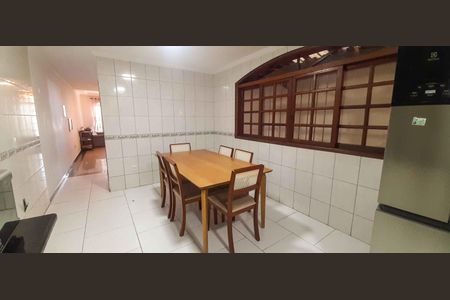 Casa à venda com 196m², 3 quartos e 3 vagas Casa à venda com 196m², 3 quartos e 3 vagasCopa
