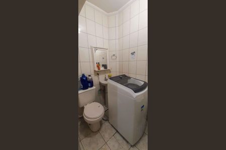 Casa à venda com 196m², 3 quartos e 3 vagas Casa à venda com 196m², 3 quartos e 3 vagasBanheiro da Edícula