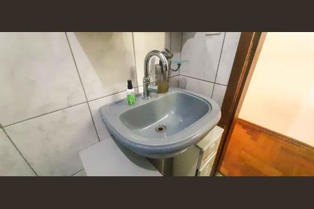 Casa à venda com 196m², 3 quartos e 3 vagas Casa à venda com 196m², 3 quartos e 3 vagasBanheiro Social