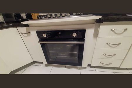 Casa à venda com 196m², 3 quartos e 3 vagas Casa à venda com 196m², 3 quartos e 3 vagasCozinha