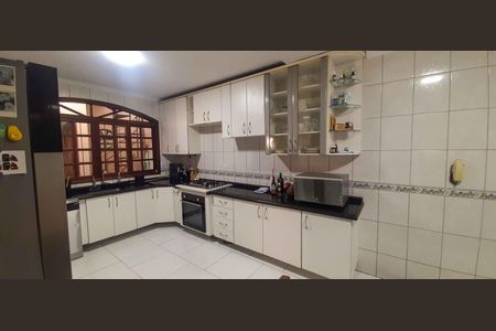 Casa à venda com 196m², 3 quartos e 3 vagas Casa à venda com 196m², 3 quartos e 3 vagasCozinha