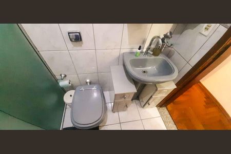 Casa à venda com 196m², 3 quartos e 3 vagas Casa à venda com 196m², 3 quartos e 3 vagasBanheiro Social