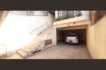 Casa à venda com 196m², 3 quartos e 3 vagas Casa à venda com 196m², 3 quartos e 3 vagasGaragem