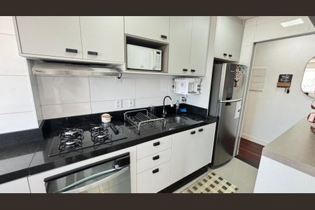 Apartamento à venda com 80m², 3 quartos e 2 vagasCozinha