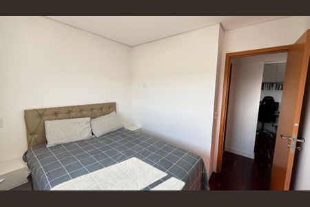 Apartamento à venda com 80m², 3 quartos e 2 vagasQuarto 2