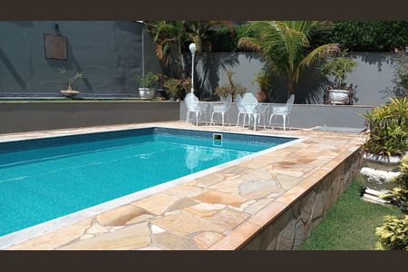 Casa de condomínio para alugar com 336m², 4 quartos e 4 vagasÁrea Externa