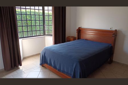 Casa de condomínio para alugar com 336m², 4 quartos e 4 vagasQuarto 3