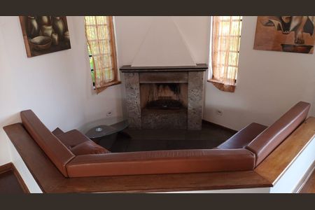 Casa de condomínio para alugar com 336m², 4 quartos e 4 vagasSala