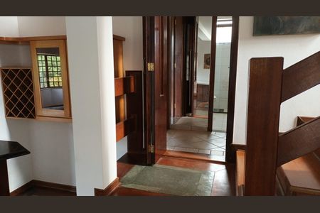 Casa de condomínio para alugar com 336m², 4 quartos e 4 vagasAcesso
