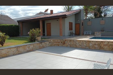 Casa de condomínio para alugar com 336m², 4 quartos e 4 vagasÁrea Externa