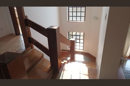 Casa de condomínio para alugar com 336m², 4 quartos e 4 vagasAcesso