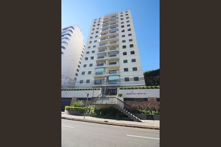 Apartamento à venda com 220m², 3 quartos e 2 vagasFachada