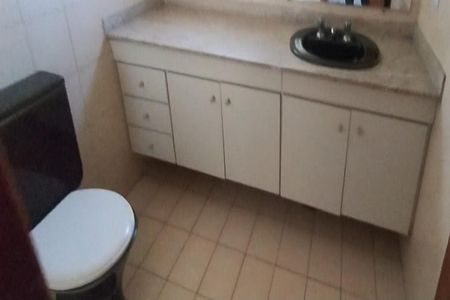 Apartamento à venda com 220m², 3 quartos e 2 vagasBanheiro Social
